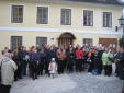 Ausklang vor der Kirche
